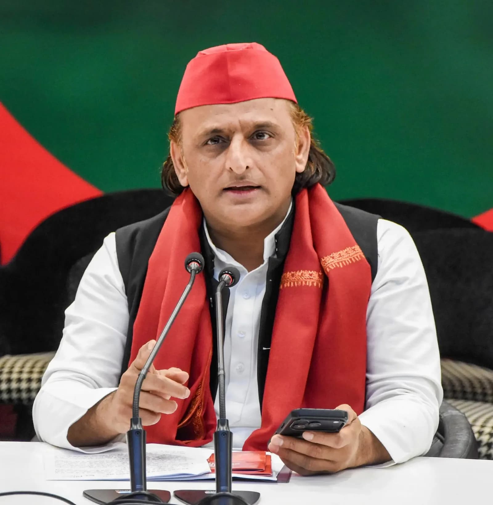 देश इस वक्त आपातकाल के दौर से गुजर रहा - अखिलेश